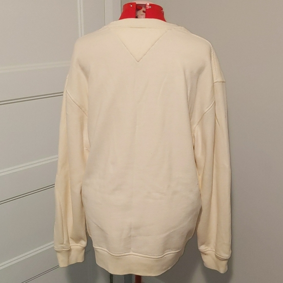 Classic Tommy Hilfiger sweater - Picture 2 of 3